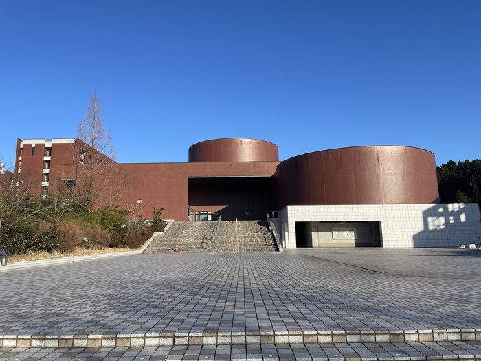 Kanazawa_Univ._Central_Library.jpg